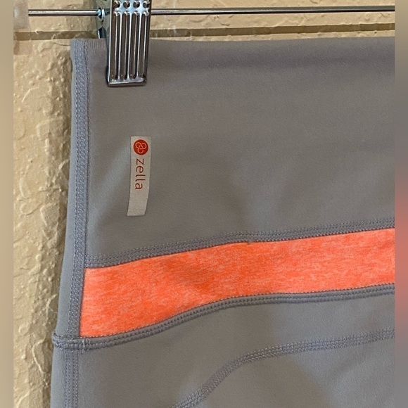 Zella Women’s Capri Leggings Size M - Picture 5 of 9